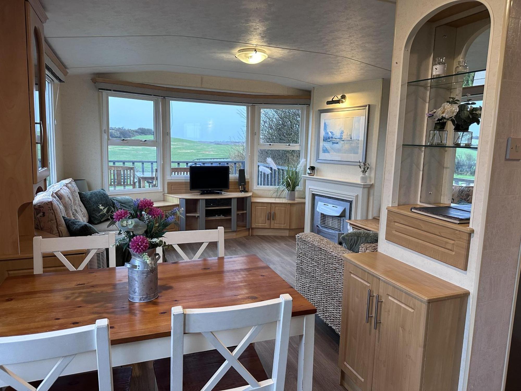 Captivating 2-Bed Static Caravan In Holyhead Llanfachraeth Экстерьер фото