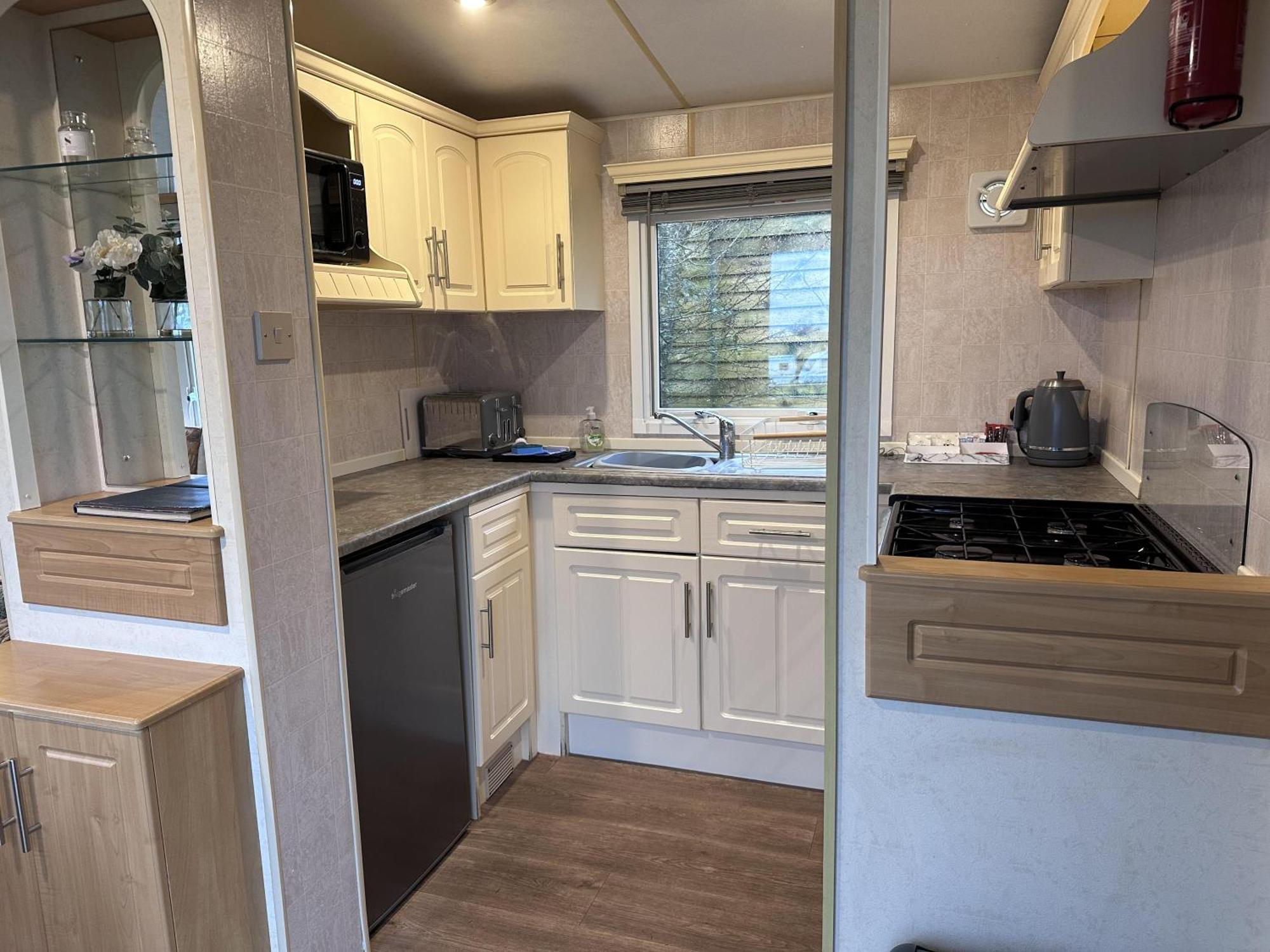 Captivating 2-Bed Static Caravan In Holyhead Llanfachraeth Экстерьер фото
